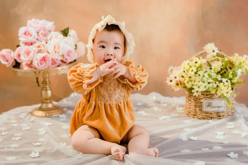 荆州宝宝几个月会转头